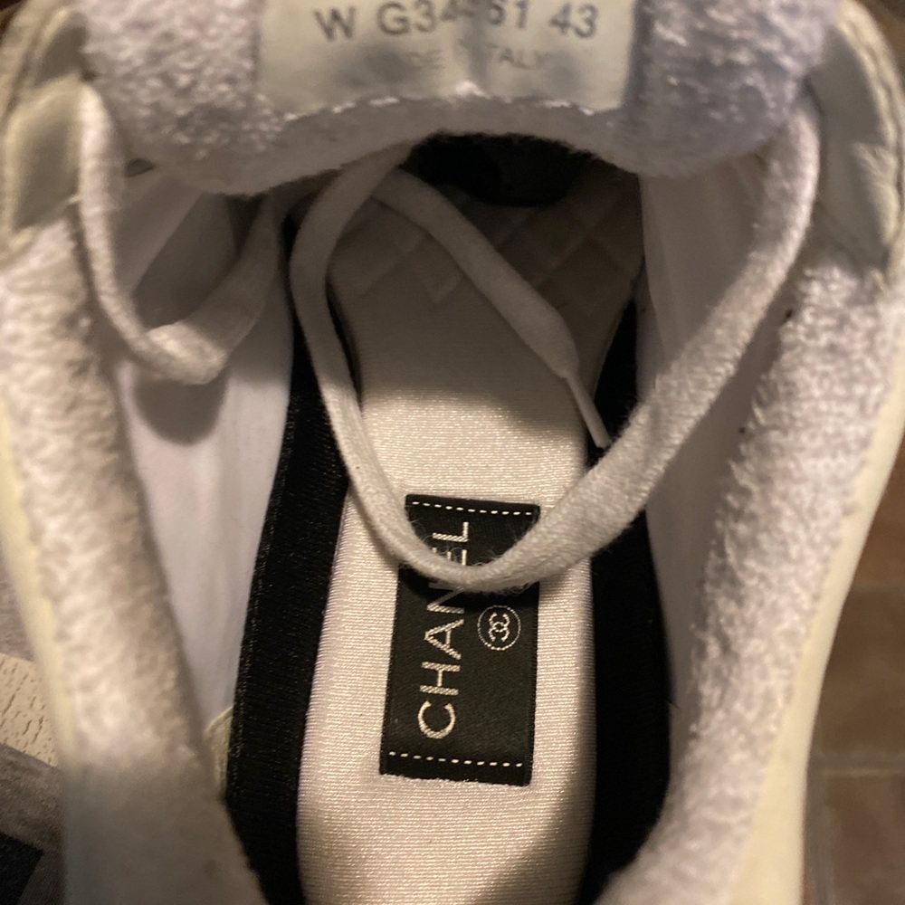 CHANEL White Men's Sneakers - Picture 5 of 8